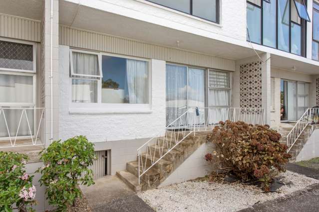 Convenience and Comfort in the Heart of Mt Albert!