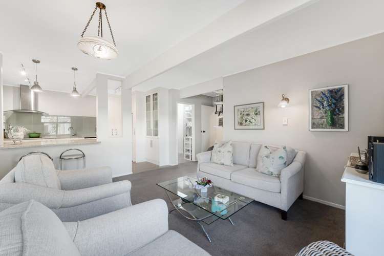 2/13A Wilbur Place Sunnyhills_9