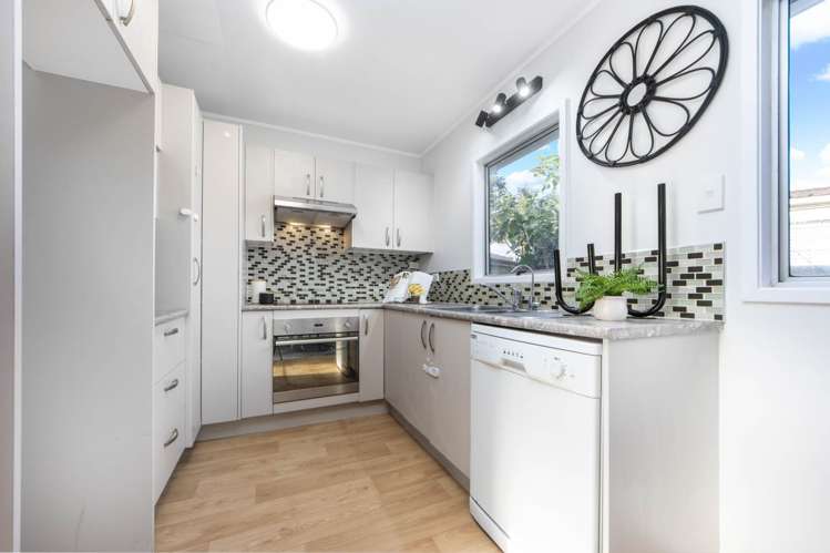 8 Katrina Place Massey_7