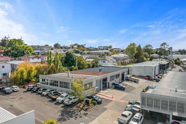 Unit B/70 Ellice Road Wairau Valley_7
