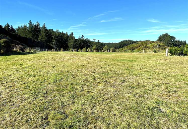 135 Coulson Road Paroa_11