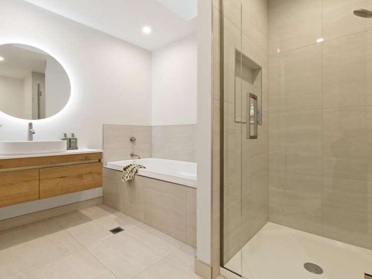 2/6 Kimbolton Street Rototuna North_17