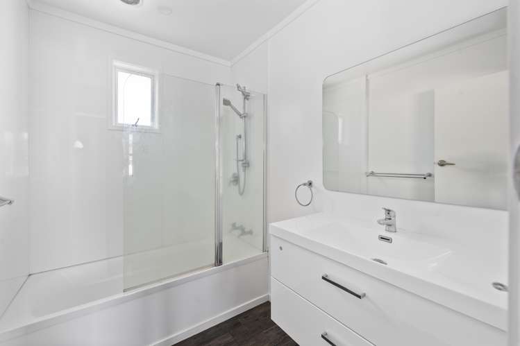 2 Adam Place Mangakakahi_12