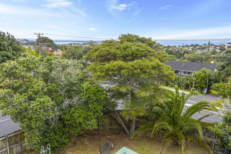 1 Pokapu Street Titirangi_7