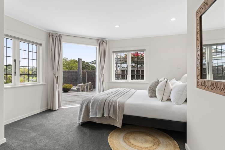 1 Old Lake Road Narrow Neck_11