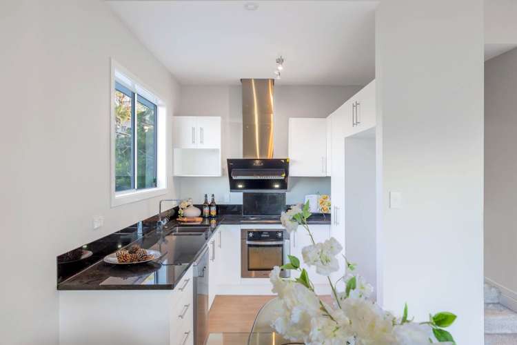 2/3 Glenvale Place Totara Vale_9