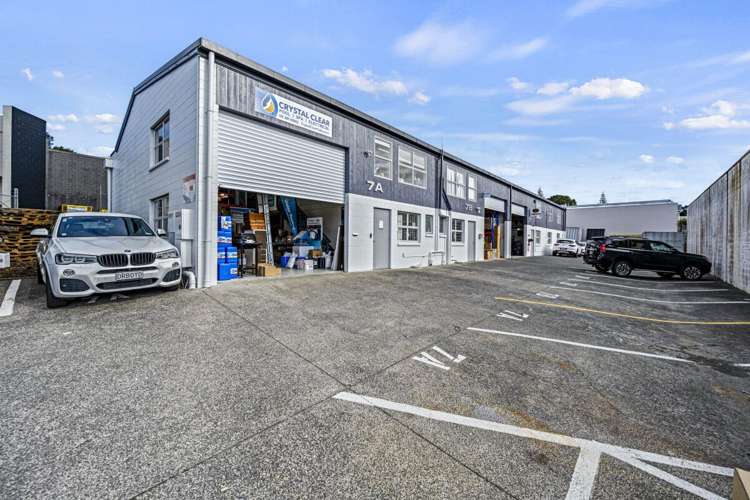 7 Colway Place Wairau Valley_12