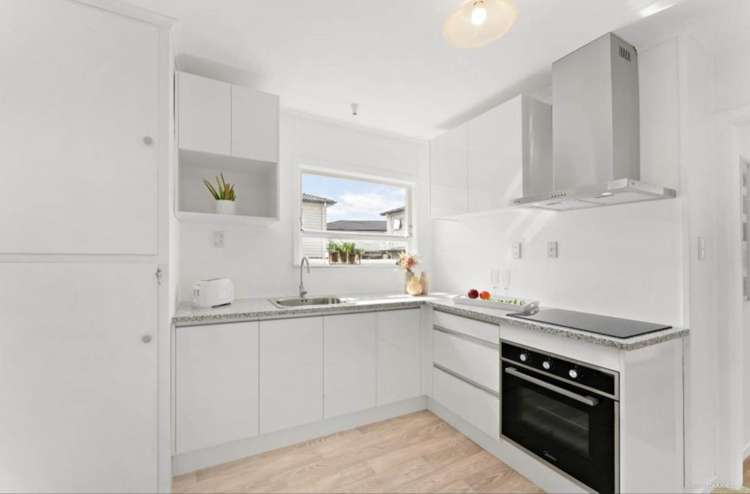 2/6A Claymore Street_3