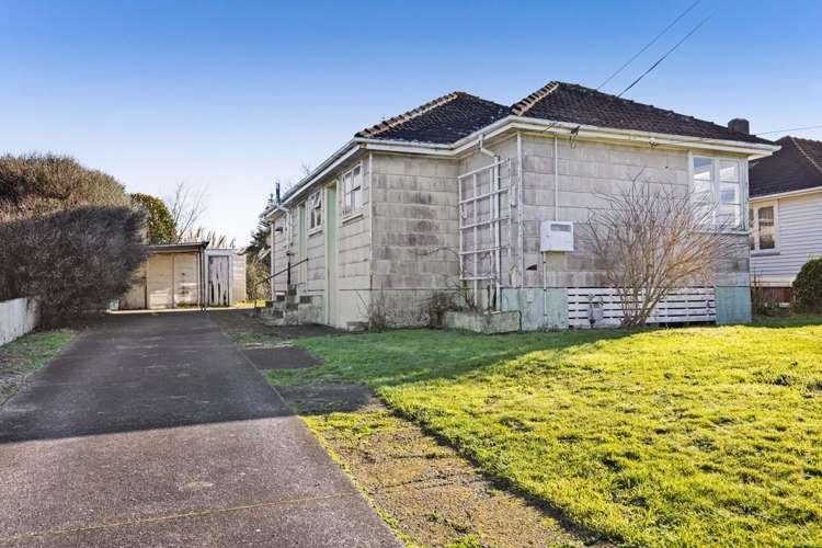 6 Acourt Street Hawera_14
