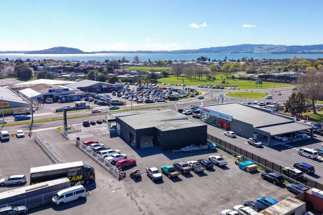 148 & 150 Lake Road Mangakakahi_1