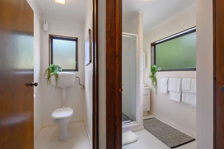 1/685a East Coast Road Browns Bay_12