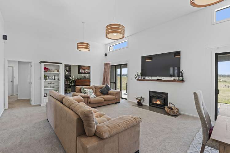 661 Cornwall Road East Taratahi_11