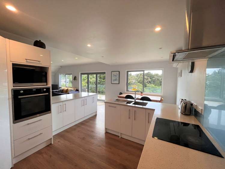 72 Laingholm Drive Laingholm_5