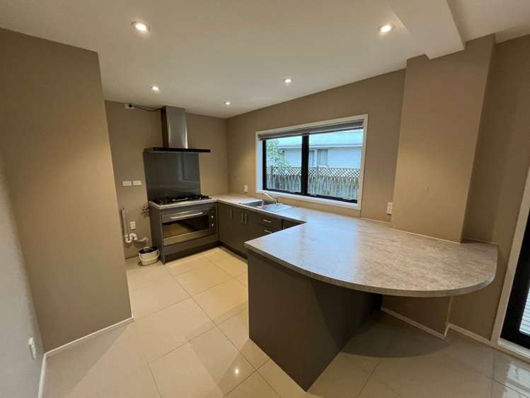 71 Edgewater Drive Pakuranga_2