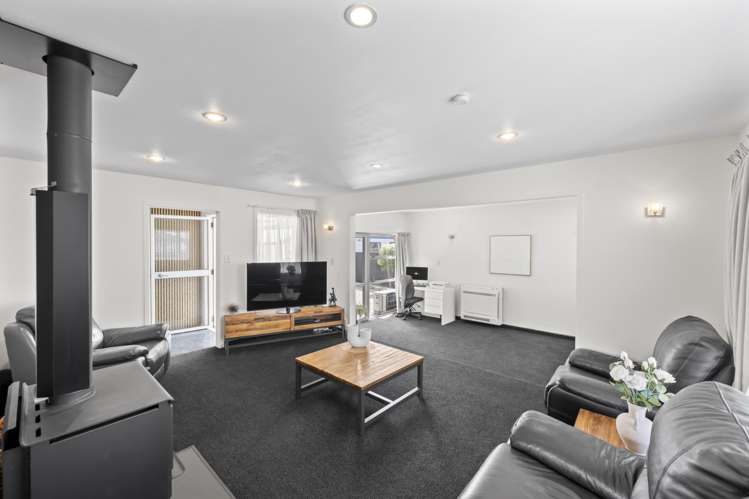 241 Shortland Street Aranui_6