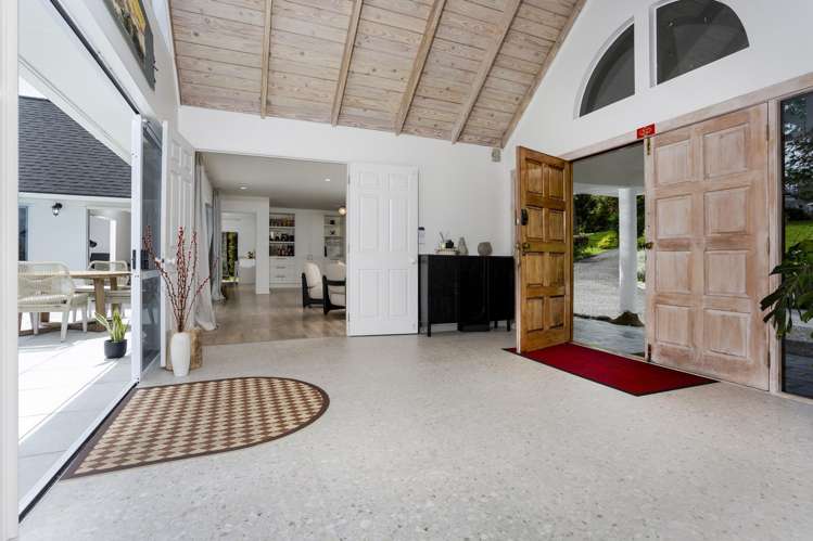 30 Bernard Magnus Lane Greenhithe_11