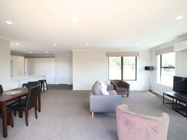 7 Woodham Drive Allenton_3