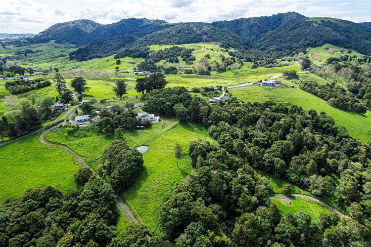 221 Mountain Road Maungaturoto_31