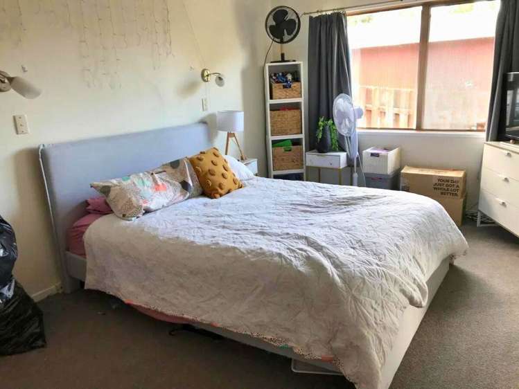 1/9 Easton Park Parade Glenfield_6