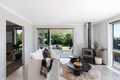 266 Lakes Boulevard_2