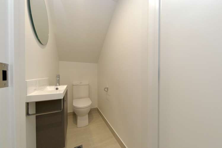 14 Rorida Lane Flat Bush_5