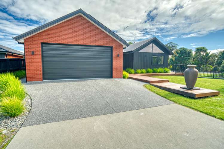 160 Coulson Road Paroa_34