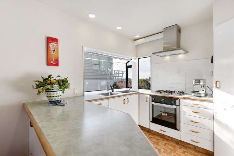 2/36 Potter Avenue Northcote_6