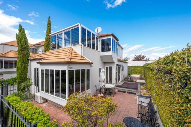 Sky High City Views - Amazing Price!