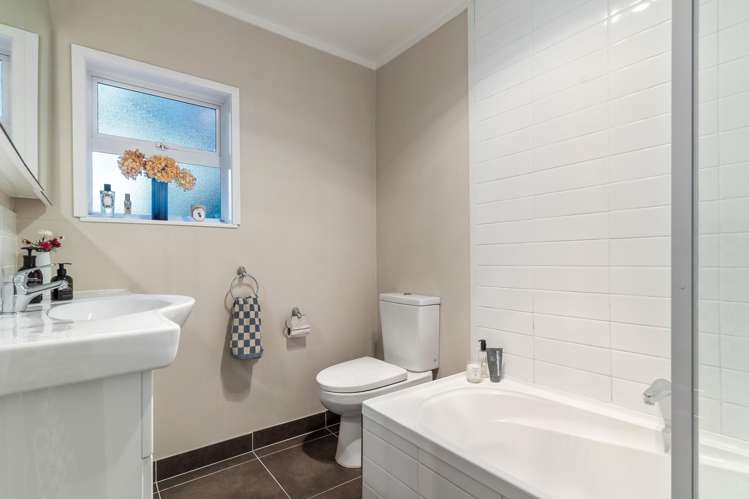 350 Royal Road Massey_18