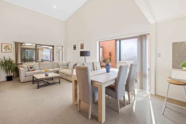Stylish Family Living in Takanini!