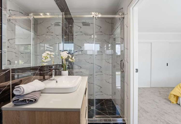 8 Caldecote Place Flat Bush_11