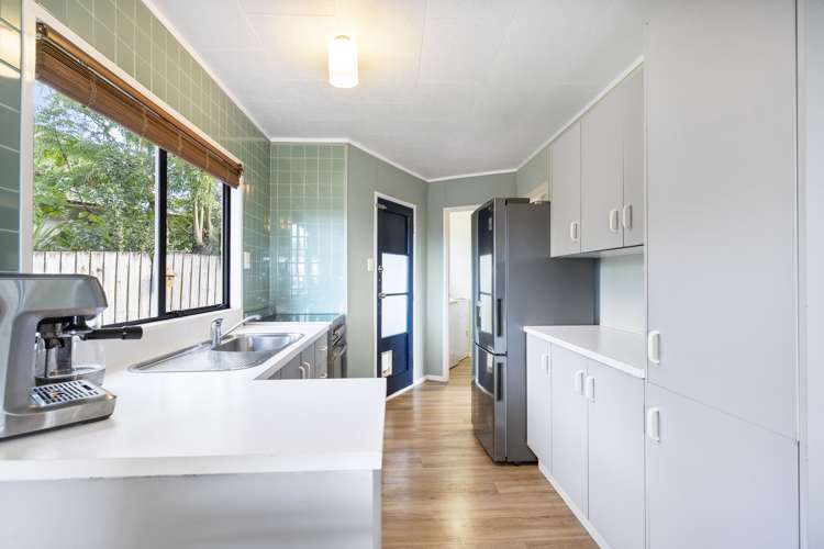 6 Lowell Place Massey_5