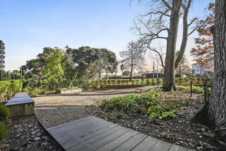 413/1817a Great North Road Avondale_32