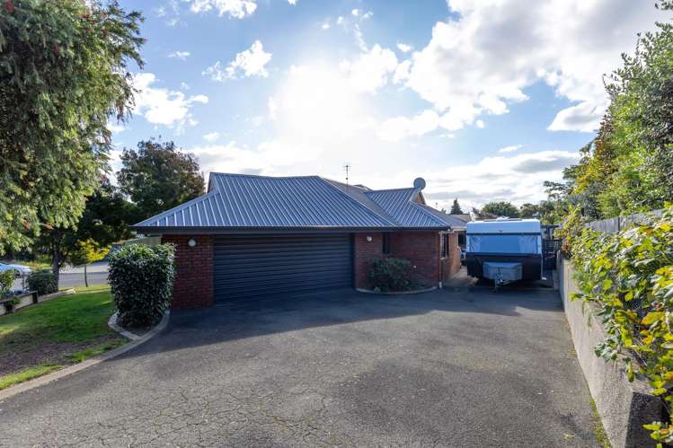 11 Idesia Grove Richmond_18