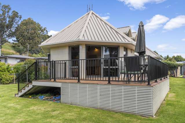 Sunny family home in sought-after East Taieri