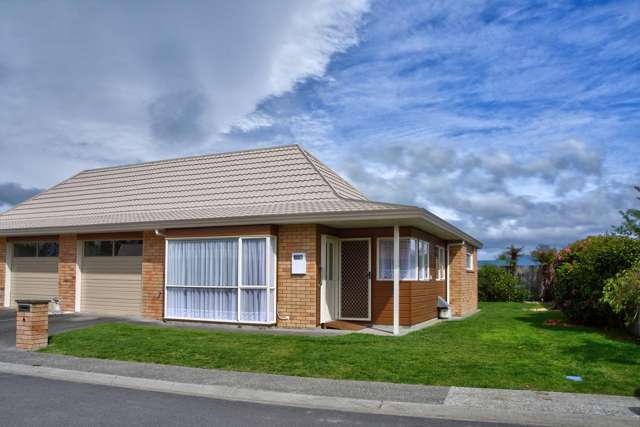 4/2 William Donald Drive Masterton_1