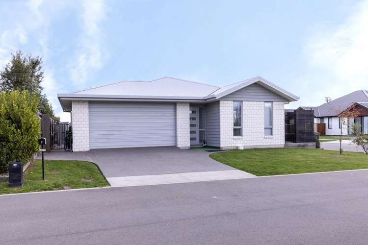 2 Piper Lane Burleigh_1