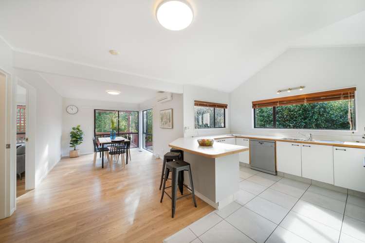 12 Longmont Terrace Churton Park_6