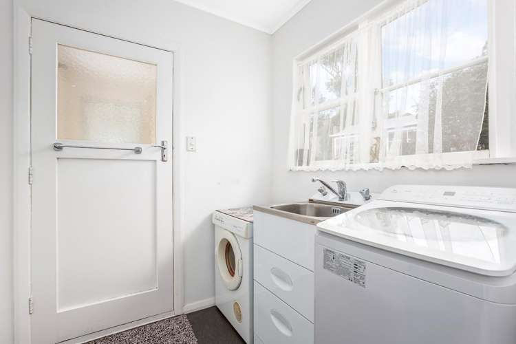 32 Horokiwi Road West Newlands_21