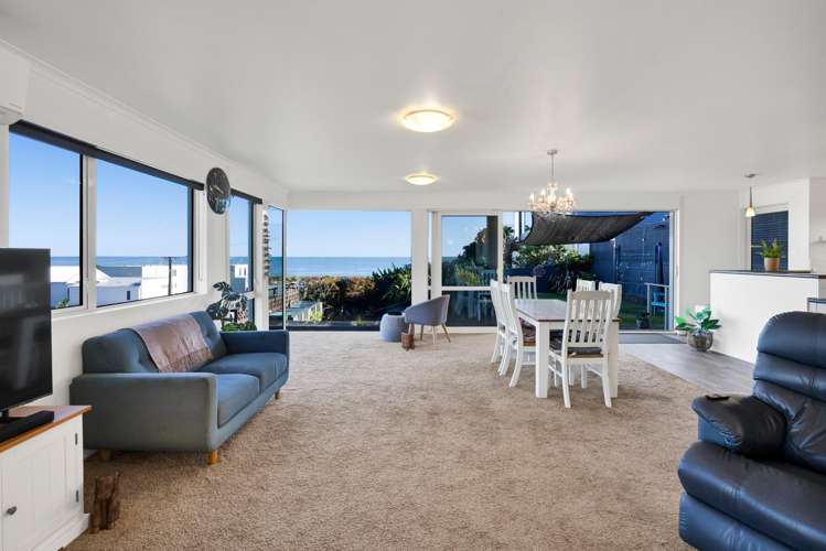 1 McLean Street Strandon_10