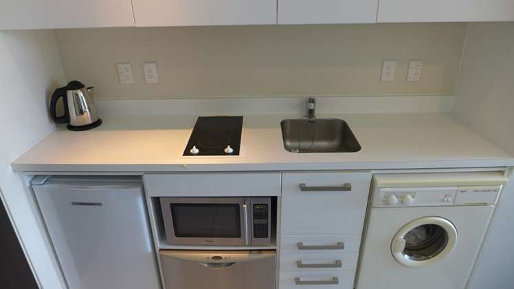 2304/10 Waterloo Quadrant Auckland Central_7