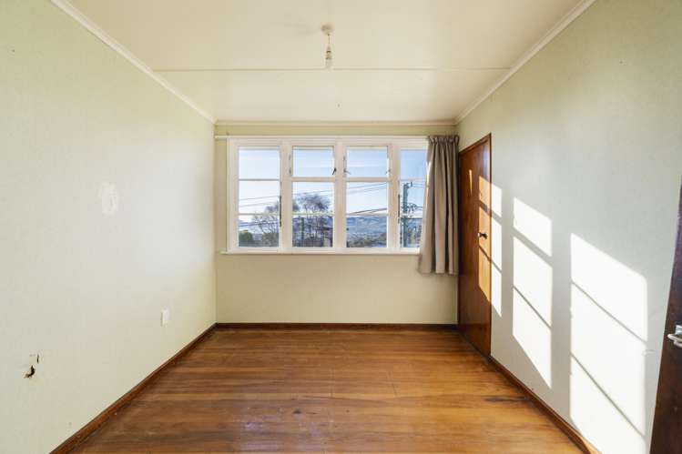 136 Riselaw Road Calton Hill_12