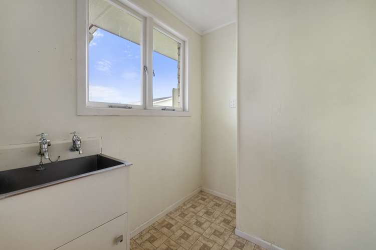 221 West Parkdale Street Tokoroa_15