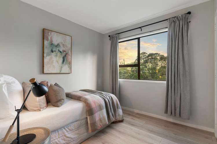 15 Jenanne Place Totara Vale_10