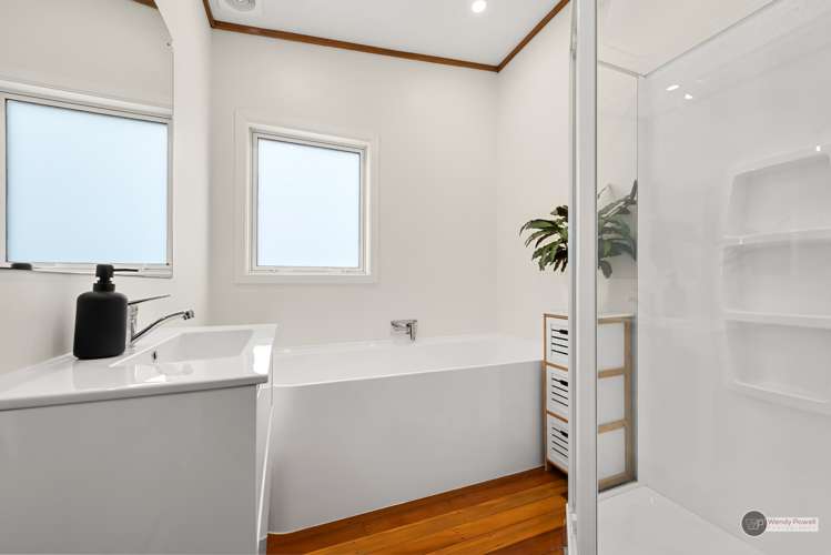 92b Dowse Drive Maungaraki_16