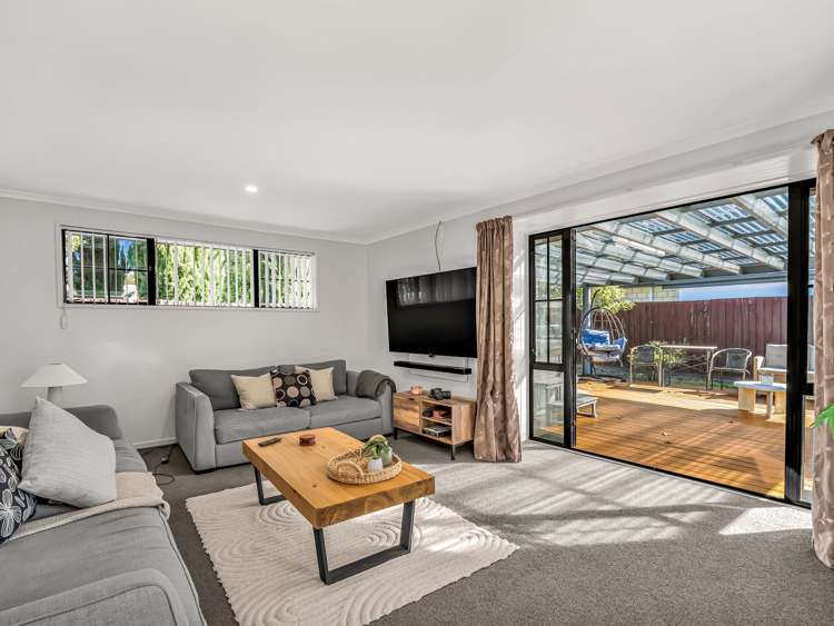 64 Karnak Crescent Russley_12