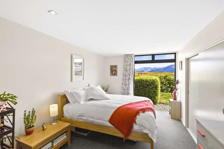 7 Jackby Court Jacks Point_11