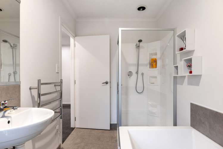 12 Charteris Rise Riverdale_16