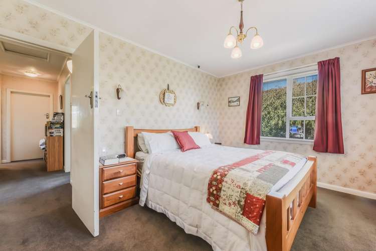 13 Newall Avenue Stoke_19