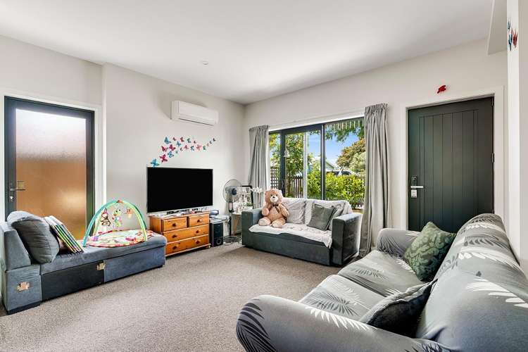 2/7 Dyer Street Whitiora_10